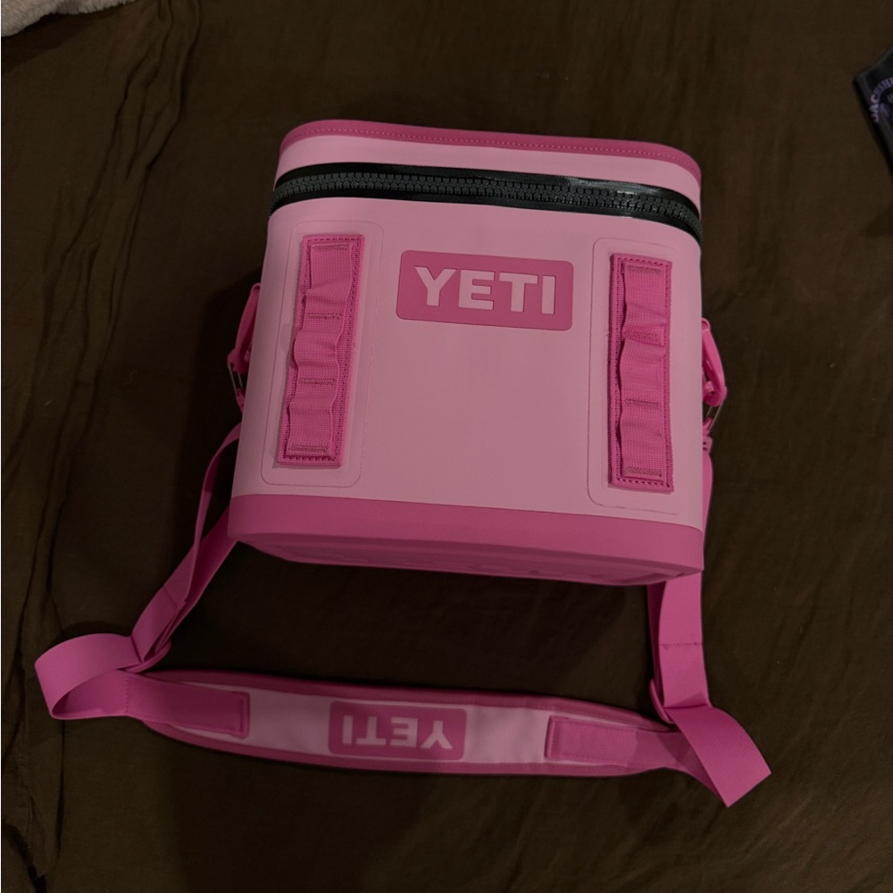 YETI flip 8 hot Pink Soft Cooler limited edition